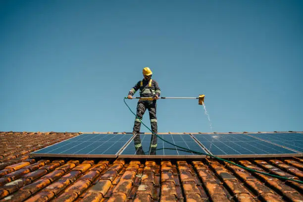 Nettoyage panneaux solaires